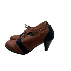 Classic Brown and Black Women's Oxford Shoes
